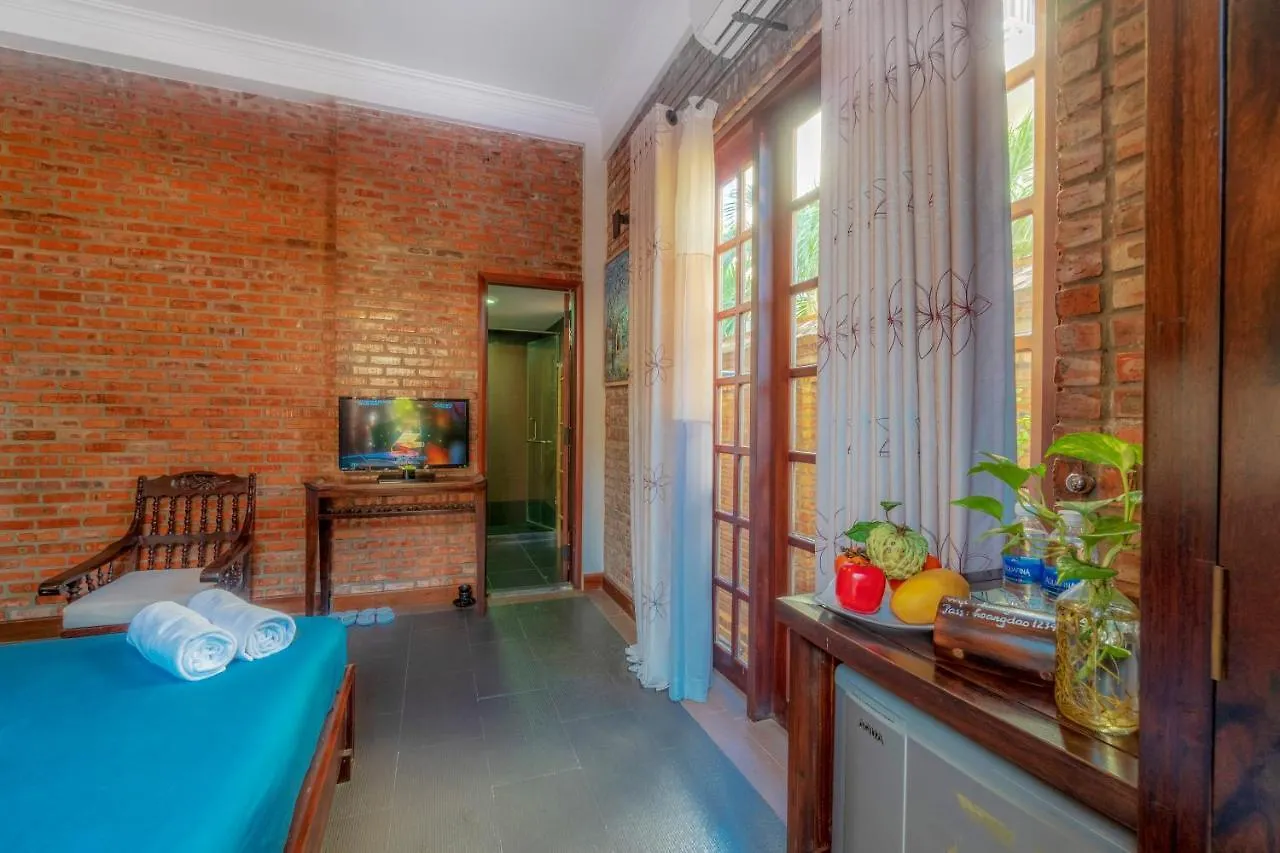 Calm House Hotel Hoi An 1