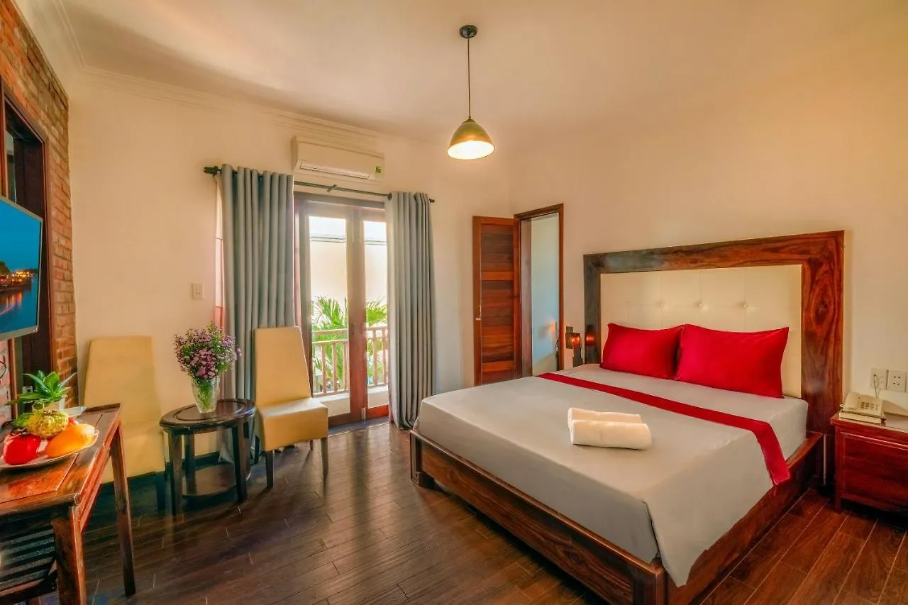Calm House Hotel Hoi An 1