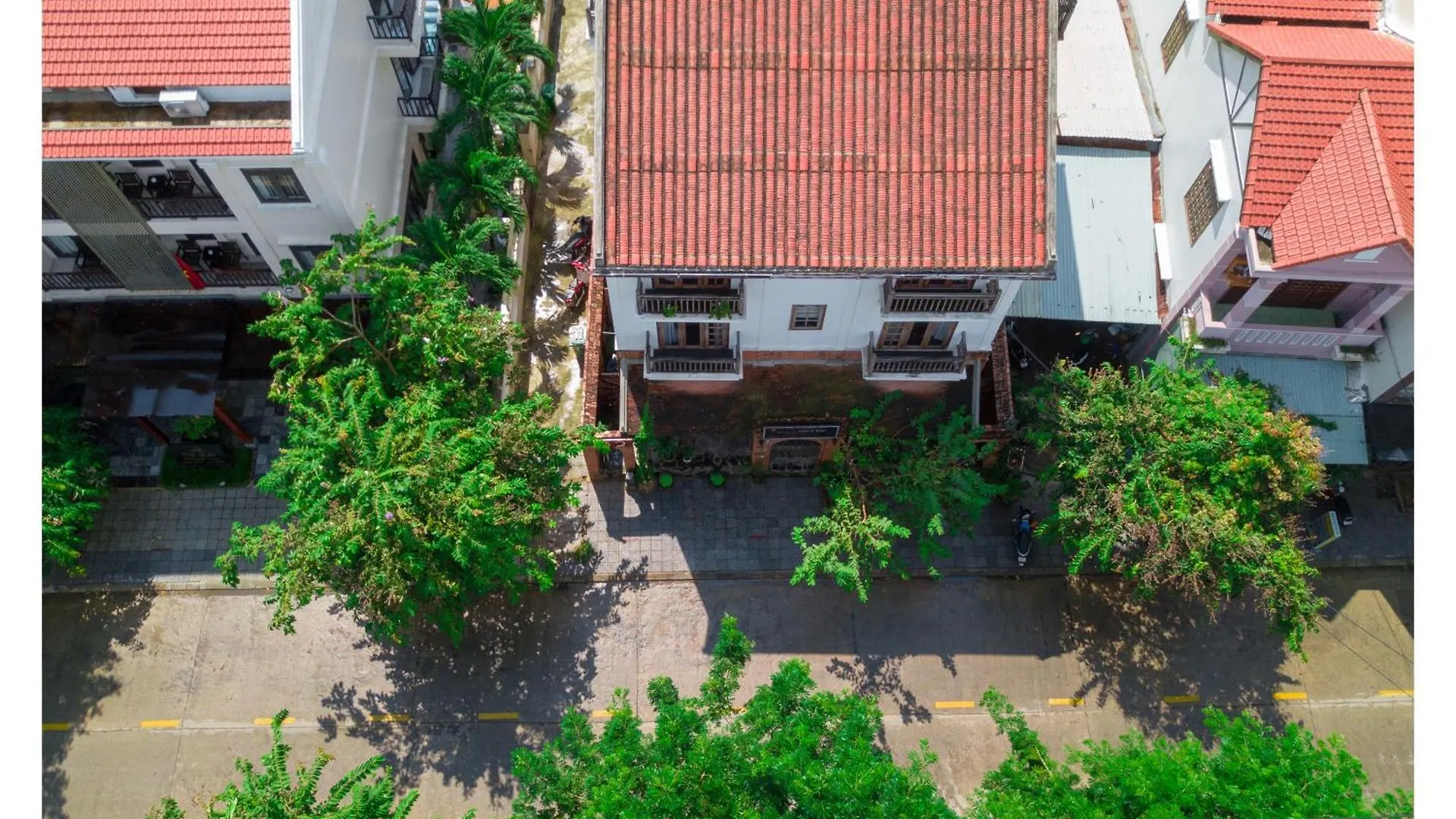 Calm House Hotel Hoi An 1