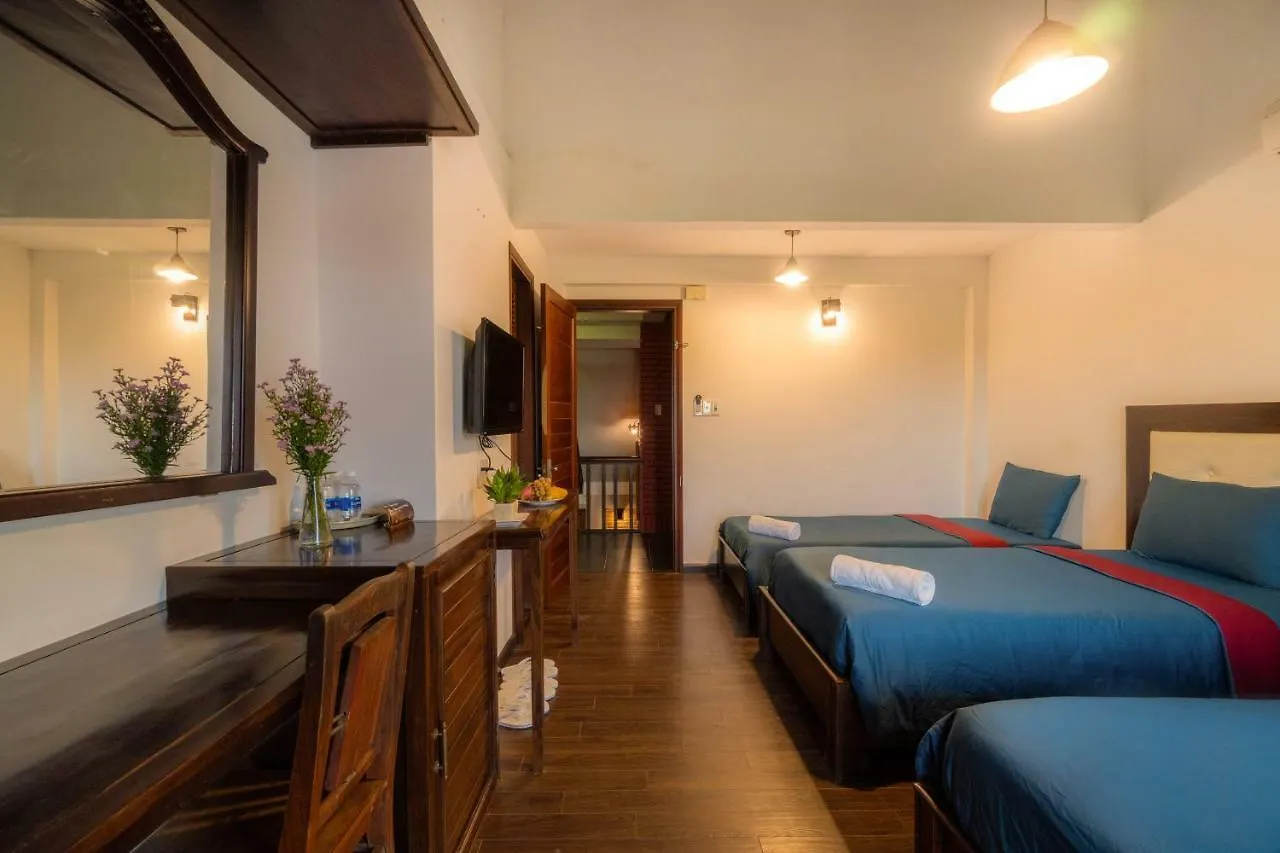 Calm House Hotel Hoi An 1