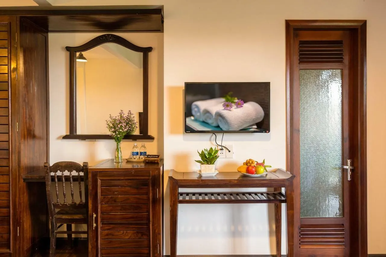 Calm House Hotel Hoi An 1