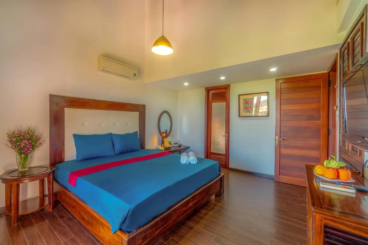 Calm House Hotel Hoi An 1